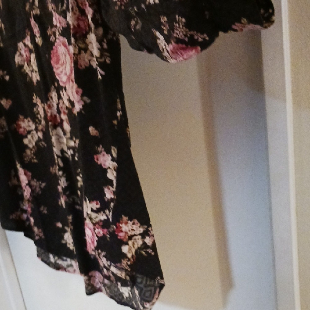 Torrid Floral Blouse with Pink and Black Design - Picture 4 of 5
